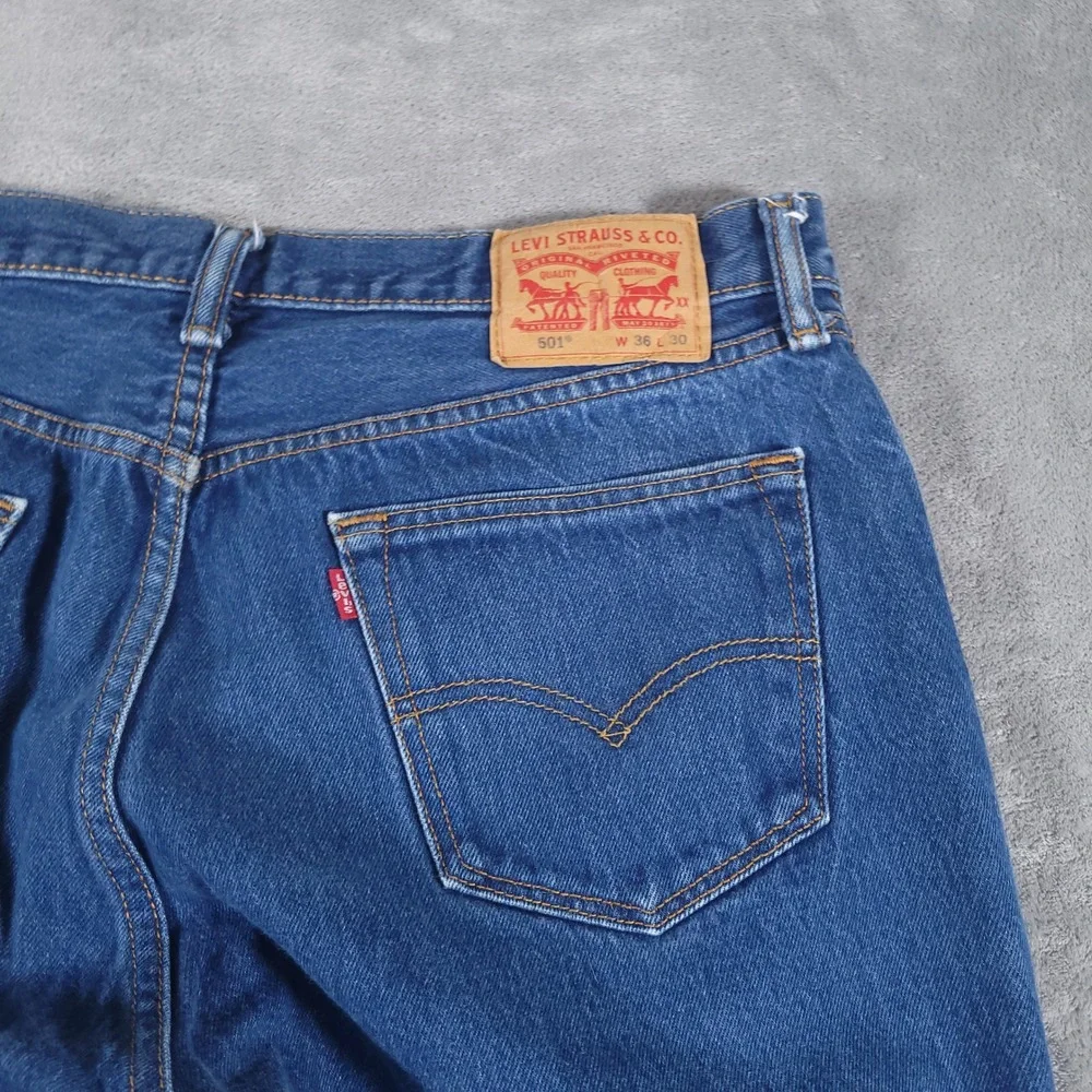 Levi's 501 Jeans Mens 36x30 (Fits 34x28) Blue Button Fly Straight Leg Denim